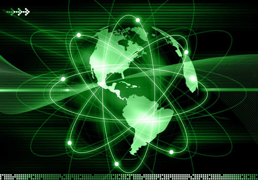 En digitalt renderad grön glob som visar jordens kontinenter med glödande anslutningslinjer och noder, vilket antyder globala nätverk eller anslutningsmöjligheter. Den gröna färgen antyder miljöteman, men bilden handlar mer om allmän global anslutning än att explicit visa hållbara leverantörskedjeelement.